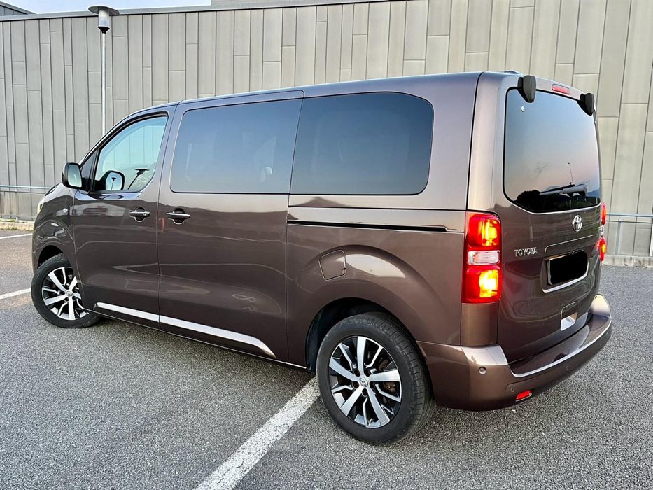 Toyota Proace , 8 locuri , cutie automata , carte RAR ,distributie noua !