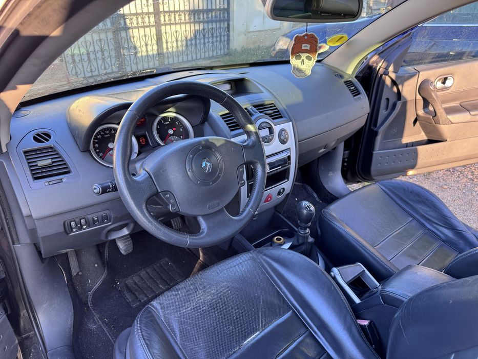 vând sau schimb megan 2 cabrio