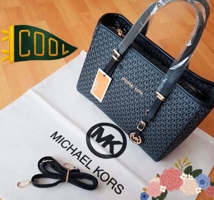 Geanta damă Michael Kors import Italia,saculet, etichetă
