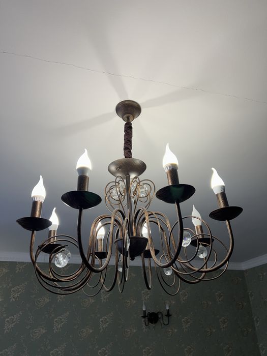 Продам срочно Люстра