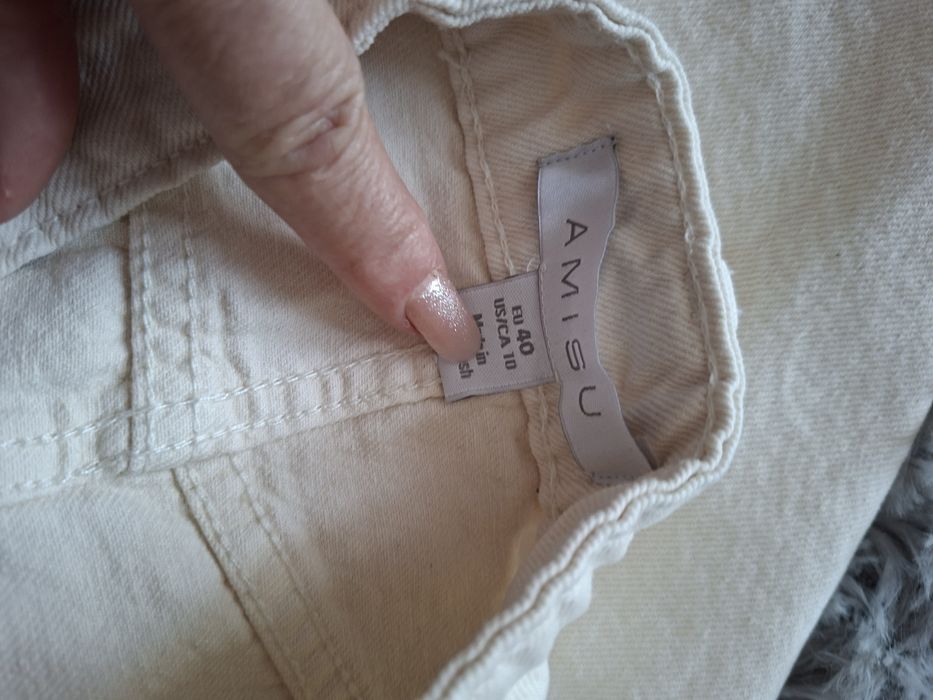 Fusta amisu  marimea 40