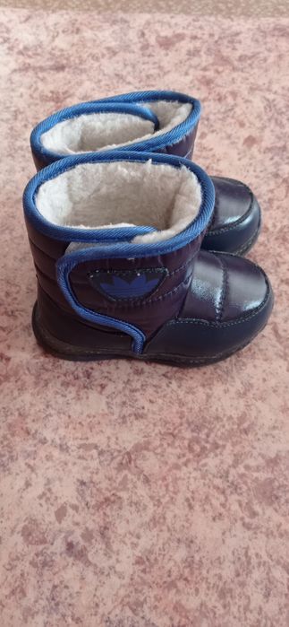 Продам детские зимние сапоги