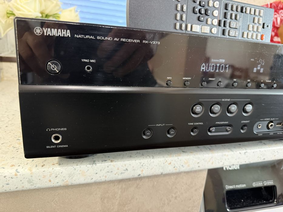Yamaha RX-V373 resiver