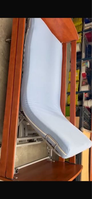 Pat medicinal cu saltea si telecomanda