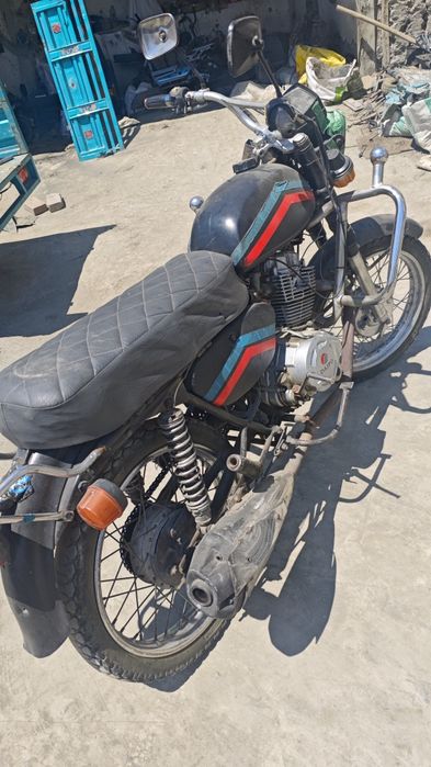 Minsikki moto sotiladi 200cup