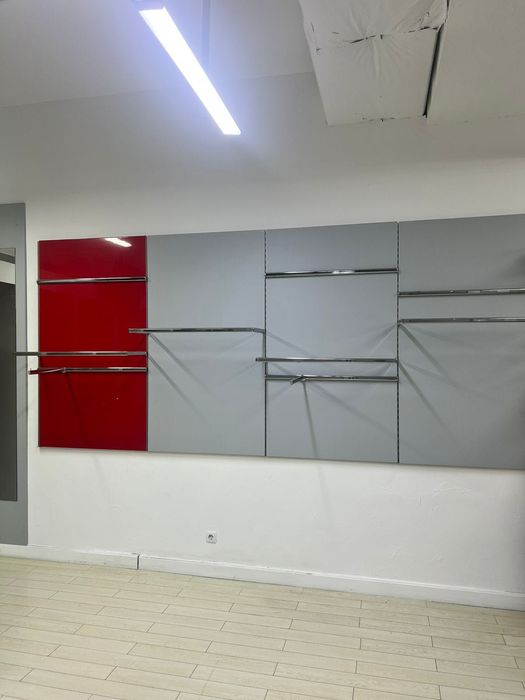 Стенд для продвижения одежды