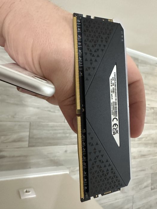 Corsair Vengeance  3200 mhz ddr4 8GB RAM
