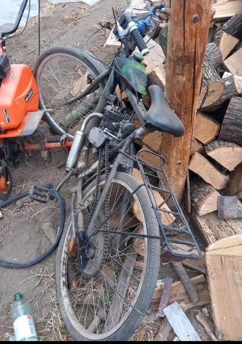 Vâd bicleta cu motor de 80 cc 2 t