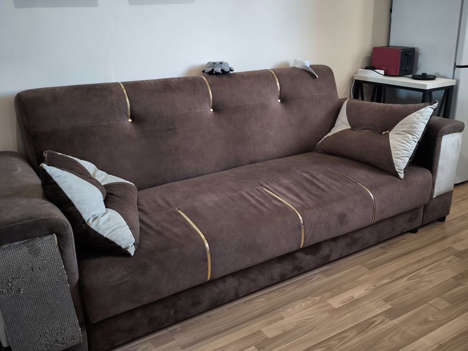 Продам диван раскладной.