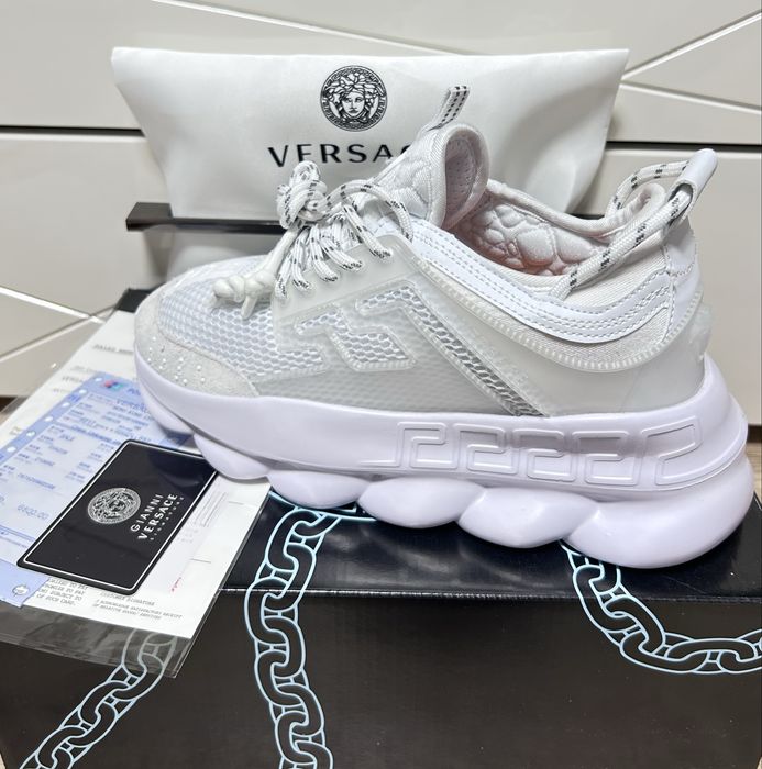 Versace chain reaction