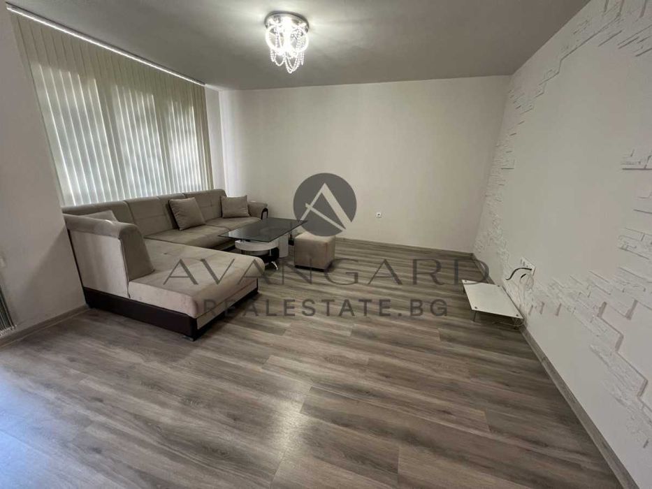 Продава се Тристаен апартамент в Пловдив, Кючук Париж - 112 кв.м за 1715 €/кв.м - Снимка #2