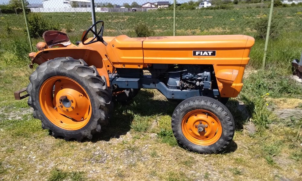 Tractor Fiat 250