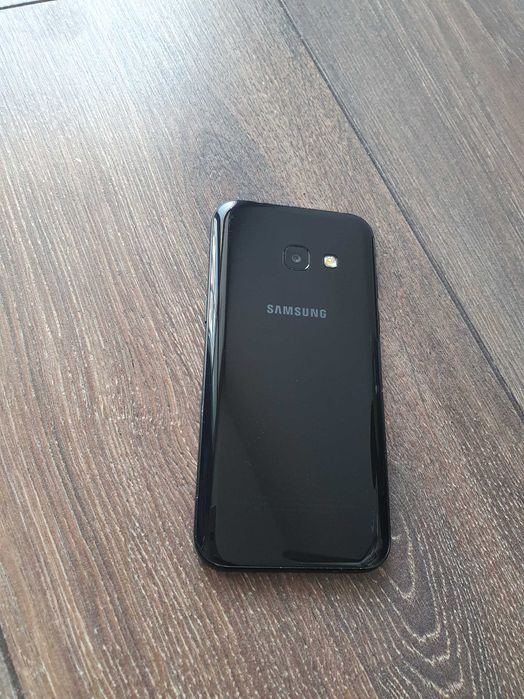Samsung Galaxy A3 (отлично състояние)