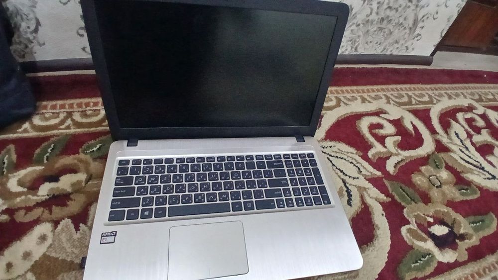 "ASUS" nomli noutbuk sotiladi!