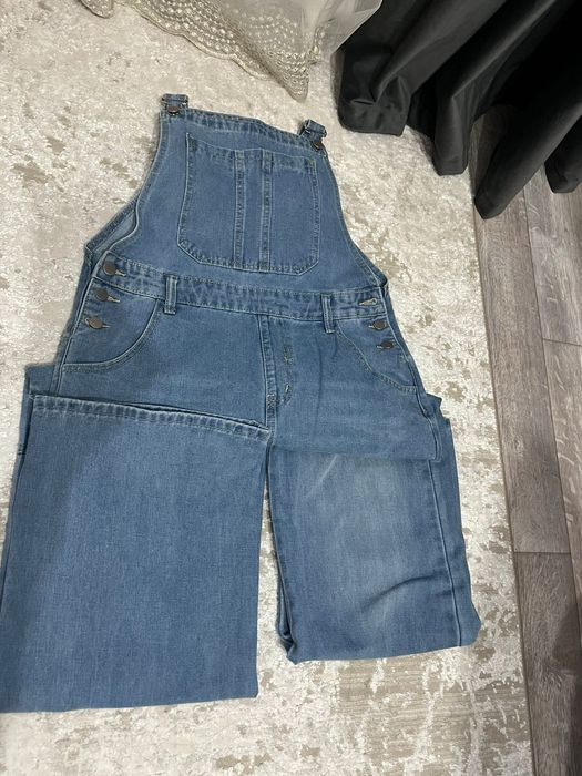 Комбинезон джинсовый