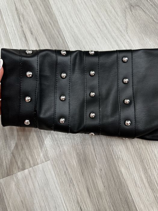Оригинално кожено яке GUESS с капси