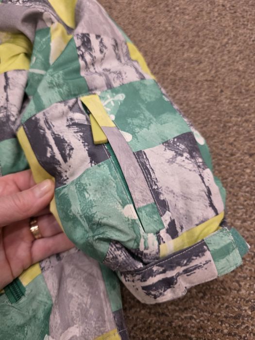 Geaca impermeabilă,  mărimea 122'128 cm