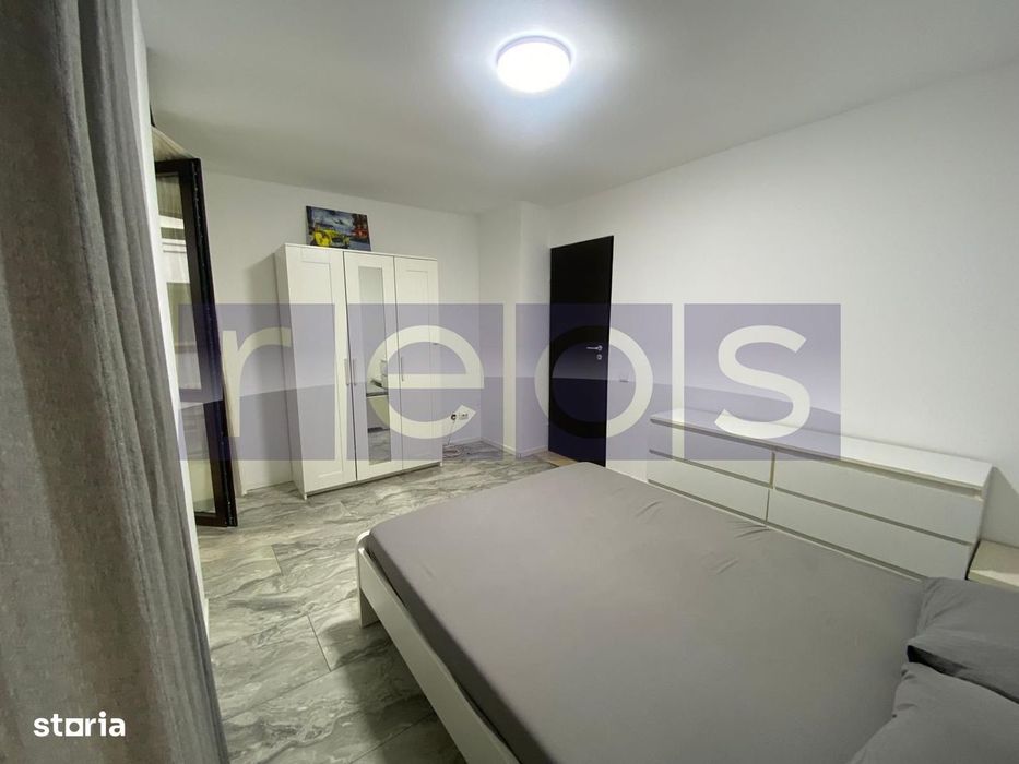 De Vanzare Apartament 2 Camere Decomandat Lift Centrala Proprie Parc S