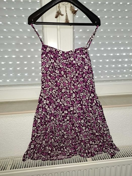 Най-различни рокли