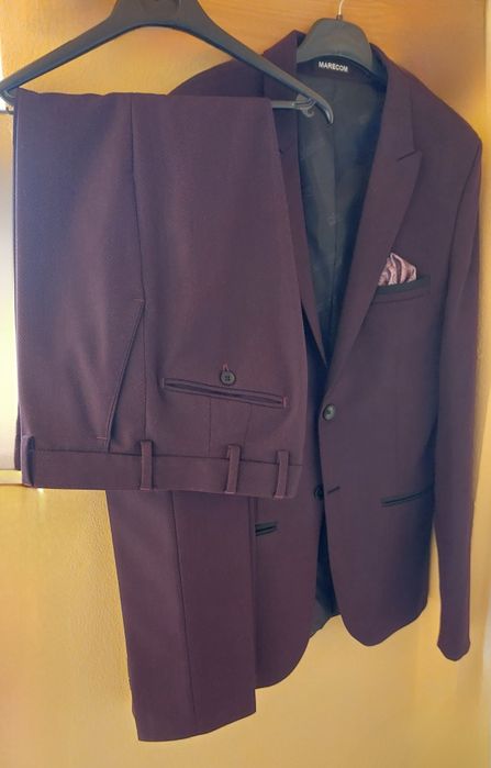 Costum barbatesc marimea 48 talia 0 / slim fit 80 % lana 20 % polies