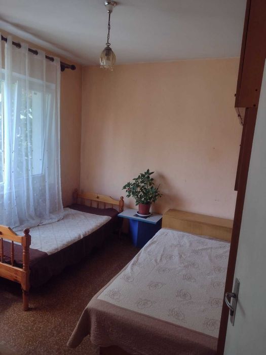 Продавам двустаен панел