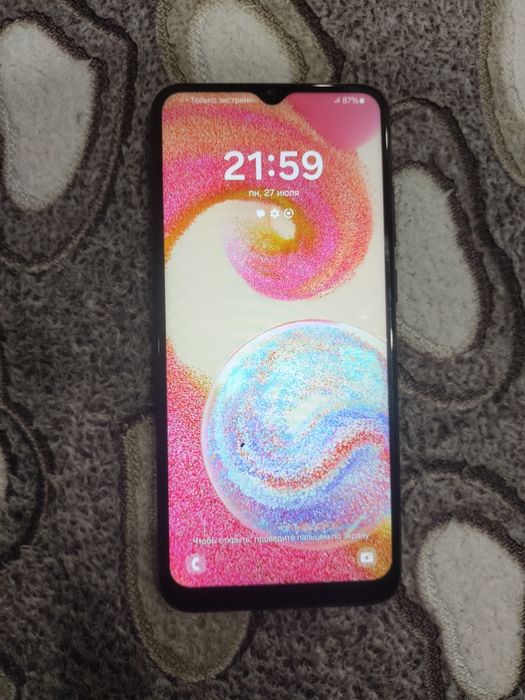 Продам телефон Самсунг а 04