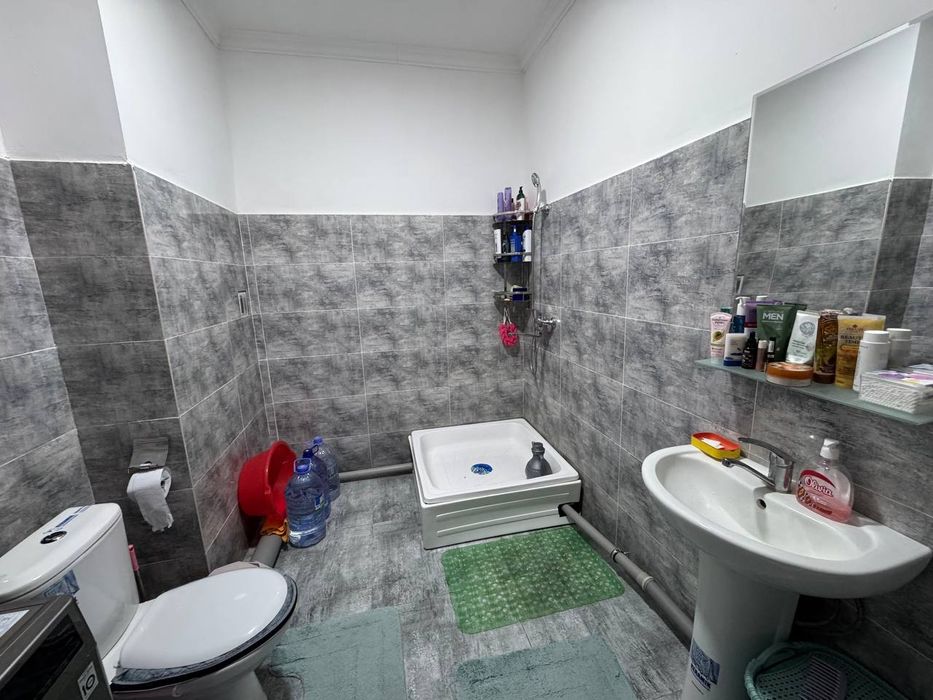 Срочно сотилади 3 хонали кв.