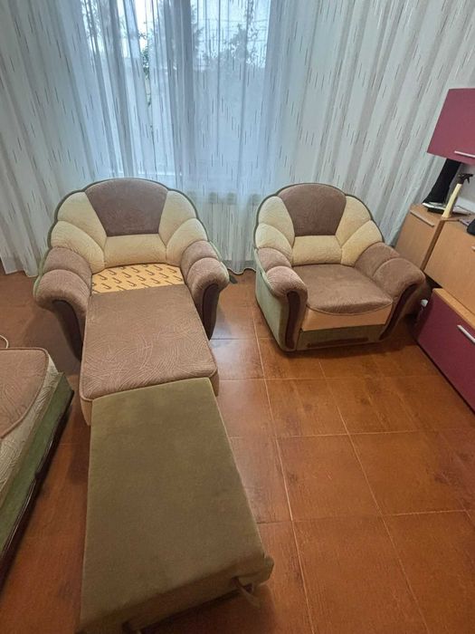 2 Fotolii extensibile mari, foarte confortabile – stare foarte bună