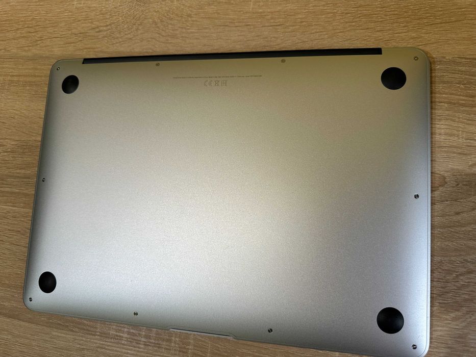 Vand Macbook air 2017 in stare foarte buna