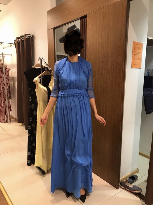 Голубое легкое платье