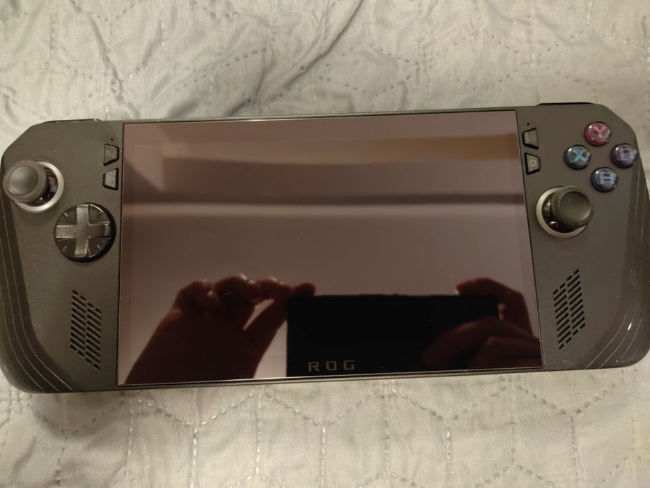 Asus ROG Ally X 24gb 1tb + калъф за пренасяне и резервни части