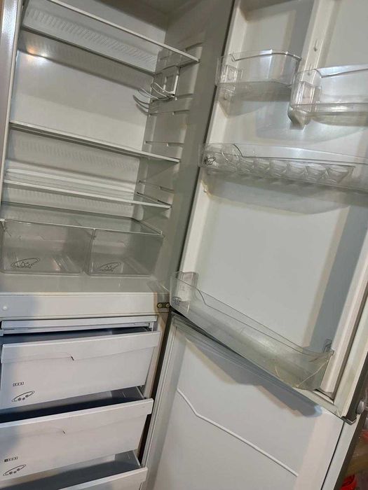 Холодилник позис