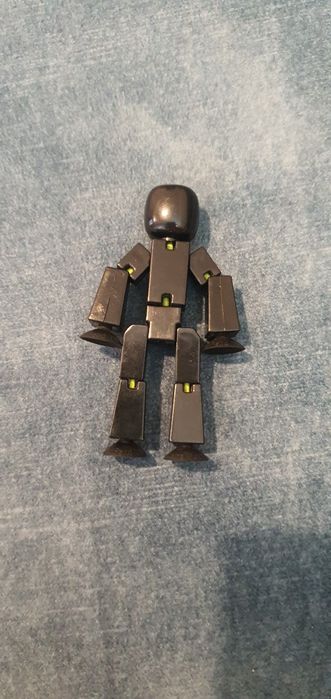 Vand figurina STIKBOT foarte rara