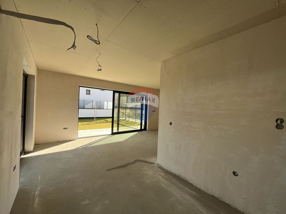 Двуетажна къща с морска панорама, м-ст Манастирски рид, гр. Варна ТМ