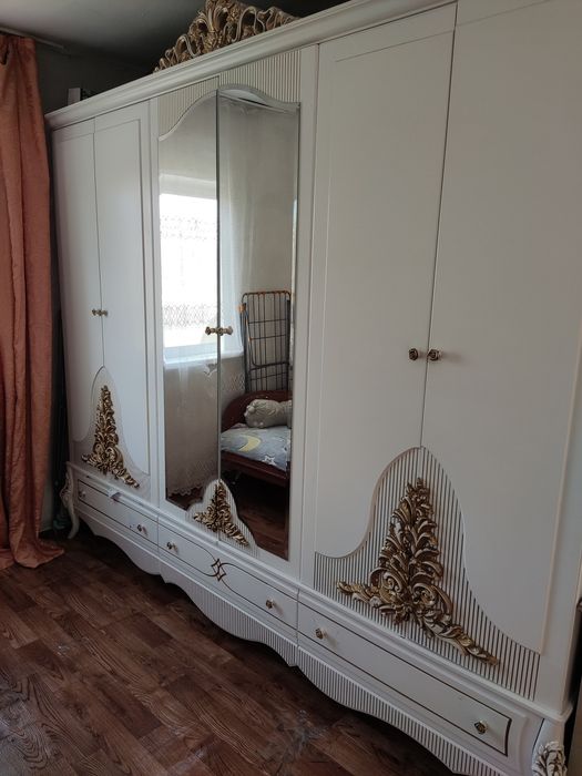 Спальный гарнитур