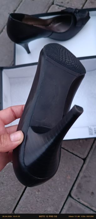 Продам черные туфли