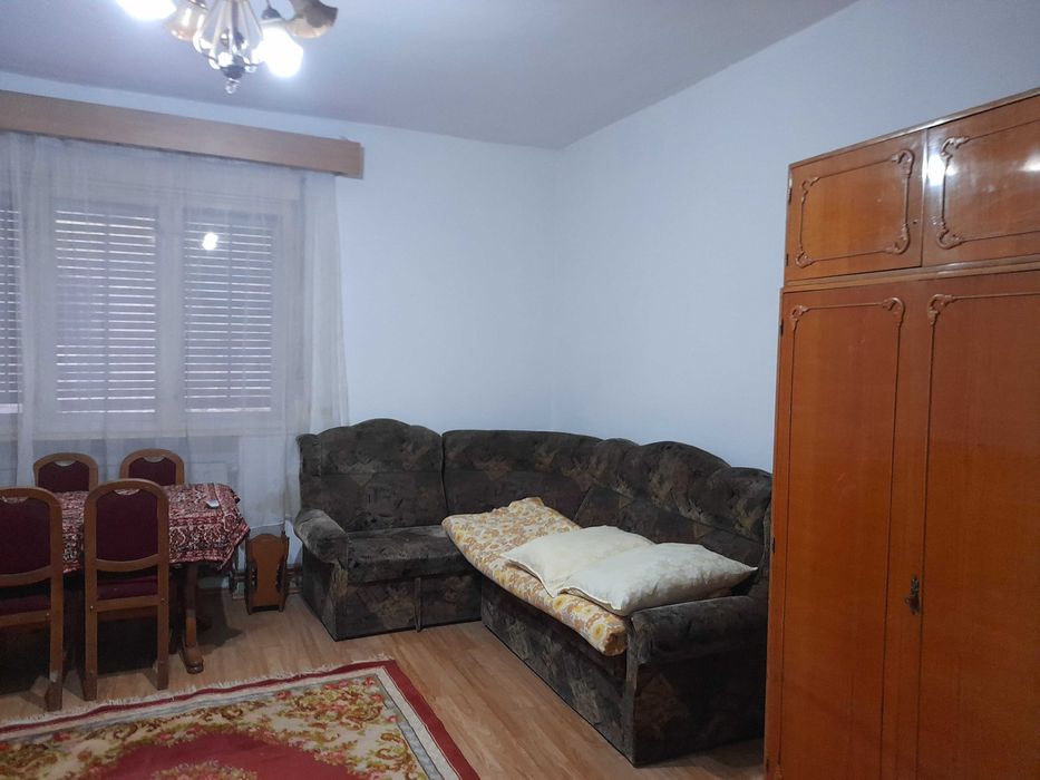 Inchirez apartament cu o camera mare la casa langa Lotus Center