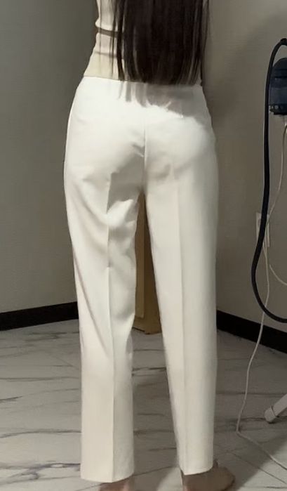 Белые классические брюки