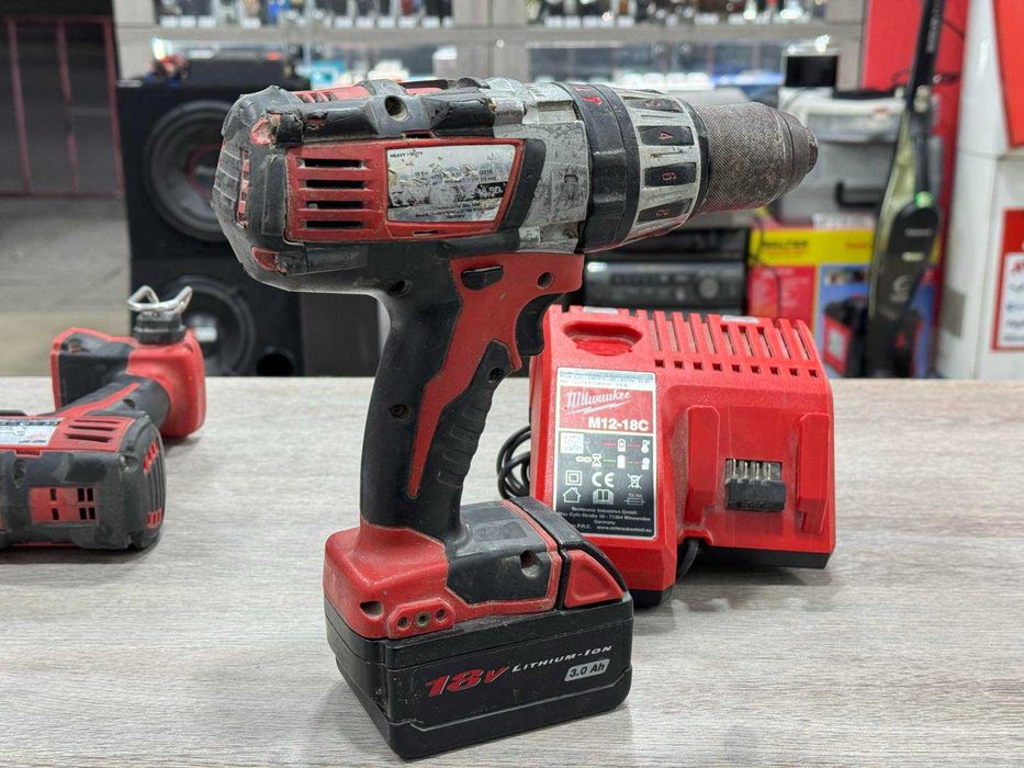 Комплект Milwaukee - Винтоверт / Импакт / Батерия / Зарядно