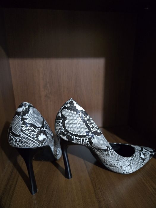 Продам туфли Zara