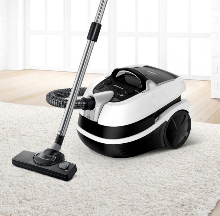 Продаётся моющий пылесос Bosch BWD421PRO.