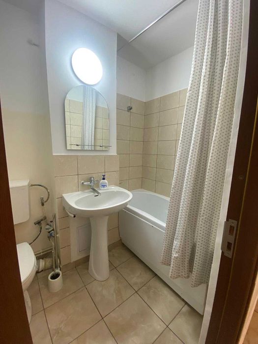 Inchiriez apartament o camera alfa