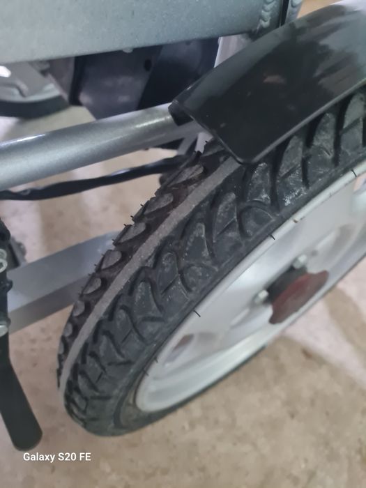 Продам инвалидную коляску