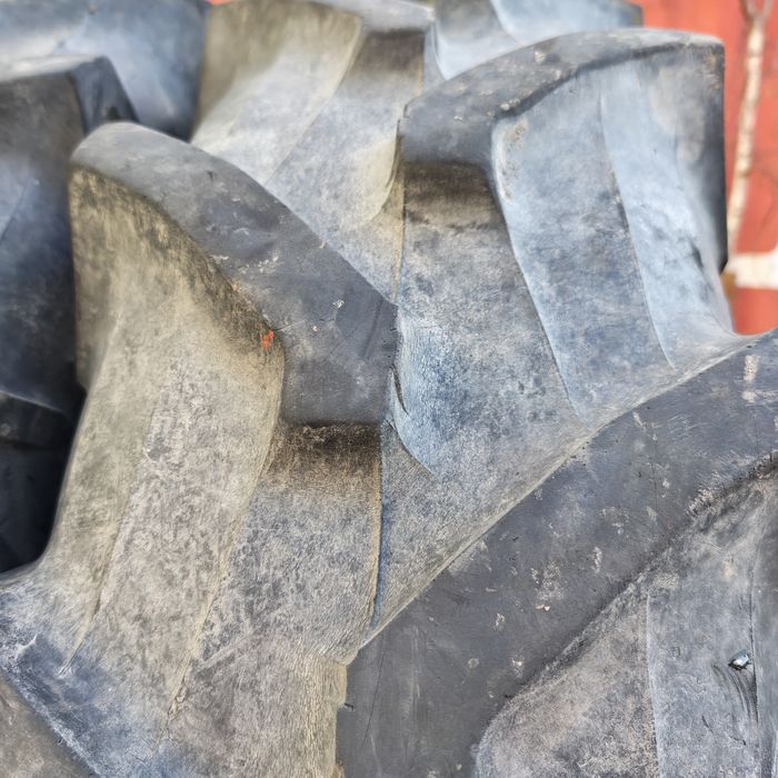 Cauciucuri agricole 13.6R28 marca Pirelli