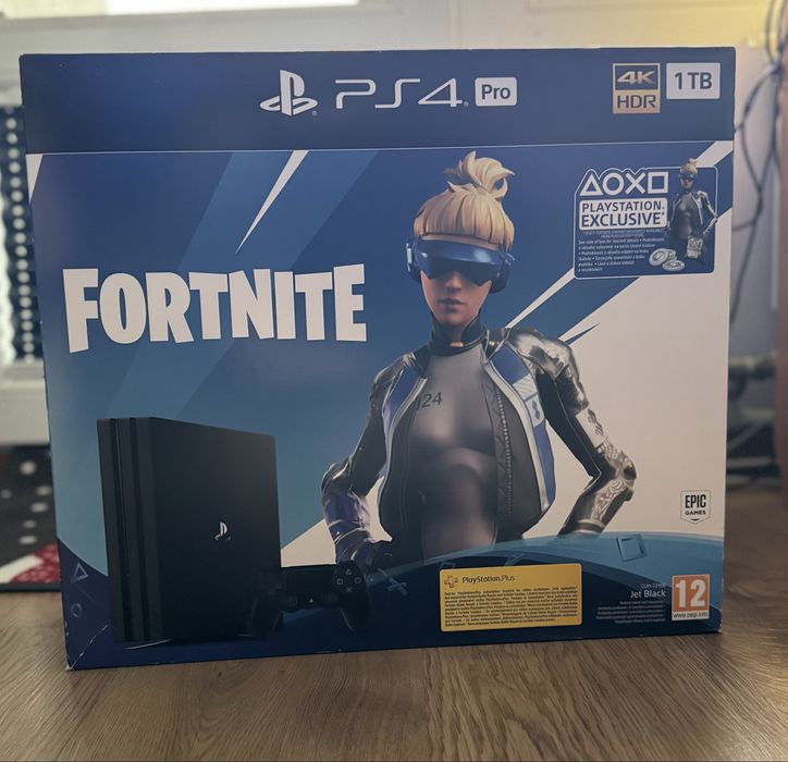 Ps 4 pro 1 TB + два джойстика