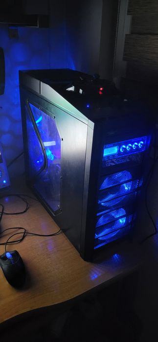 carcasa pc antec+sursa modulara 750w gigabyte gold+dvdrw+fancontroler