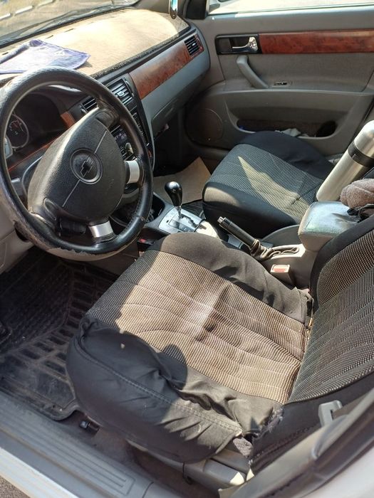 Lacetti 1.8 l kraska bor 
Benzin+metan
5200 kelishtirib beramiz
4 ta y