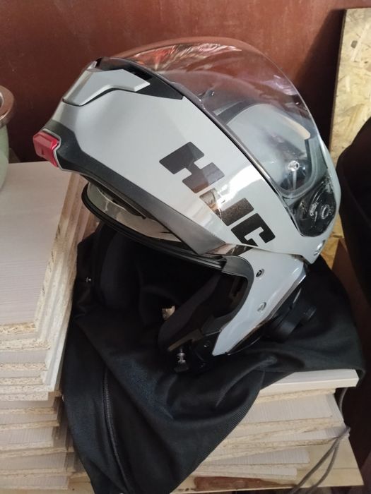Продам мотошлем HJC C91N