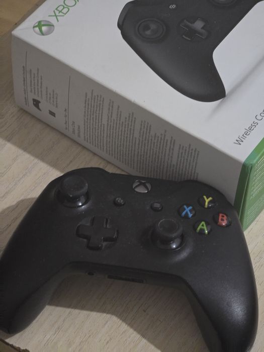 Оригинальный геймпад Xbox Wireless Controller 1708 - Bluetooth