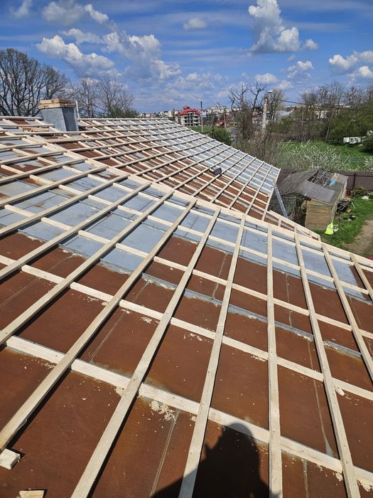 Reparatii acoperisuri hidroizolatii echipa cu experienta case la roșu hidroizolatii  carton acoperiș case
